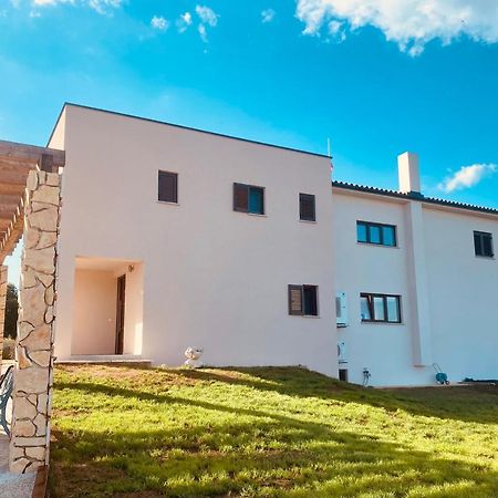Villa Fluggi Near Labin Santalezi Buitenkant foto