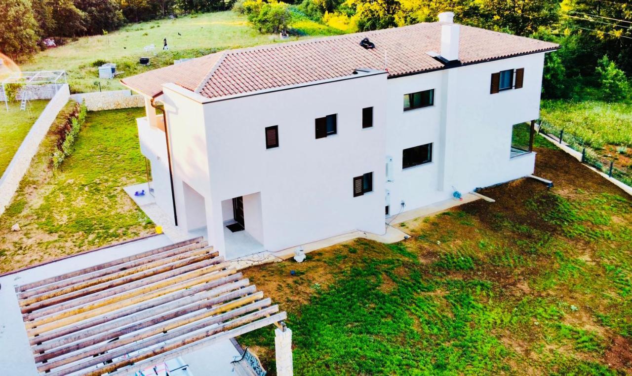 Villa Fluggi Near Labin Santalezi Buitenkant foto