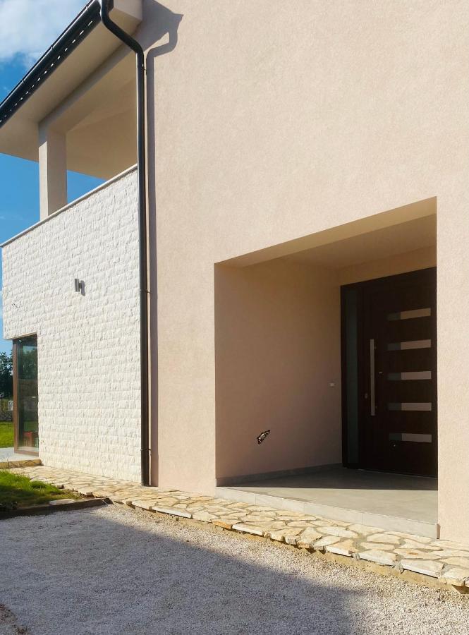 Villa Fluggi Near Labin Santalezi Buitenkant foto